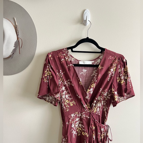 ASTR the Label Adeline Floral Print Wrap Midi Dress - Picture 7 of 8